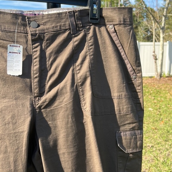 ~eN New Gloria Vanderbilt brown capris with pockets - Picture 3 of 13